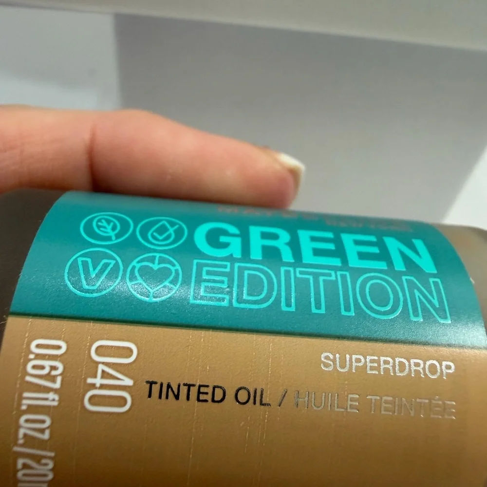 🩷5/$10 Maybelline Green Edition 040 Tinted Oil Serum - Tan Shade